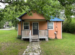 930 Red River ST, Lockhart, TX 78644