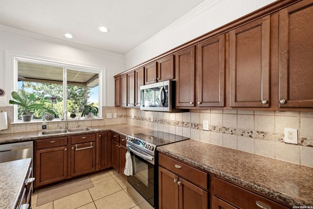 21411 La Pena Dr, San Antonio, TX 78258