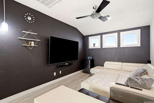 21411 La Pena Dr, San Antonio, TX 78258