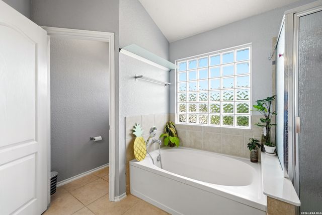 21411 La Pena Dr, San Antonio, TX 78258