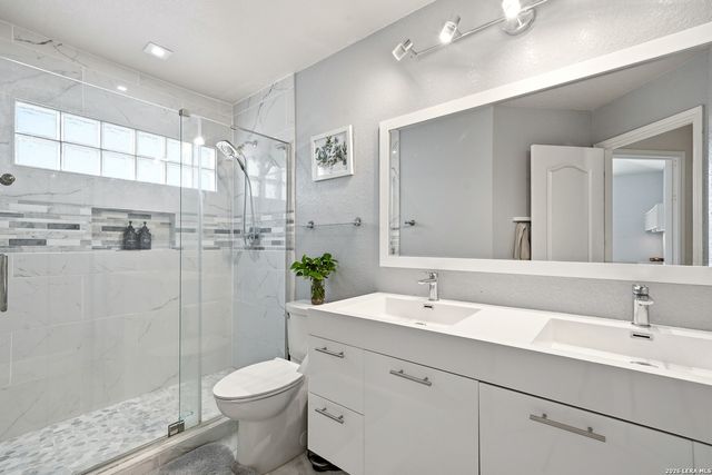 21411 La Pena Dr, San Antonio, TX 78258