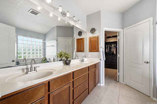 21411 La Pena Dr, San Antonio, TX 78258