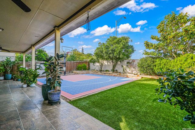 21411 La Pena Dr, San Antonio, TX 78258