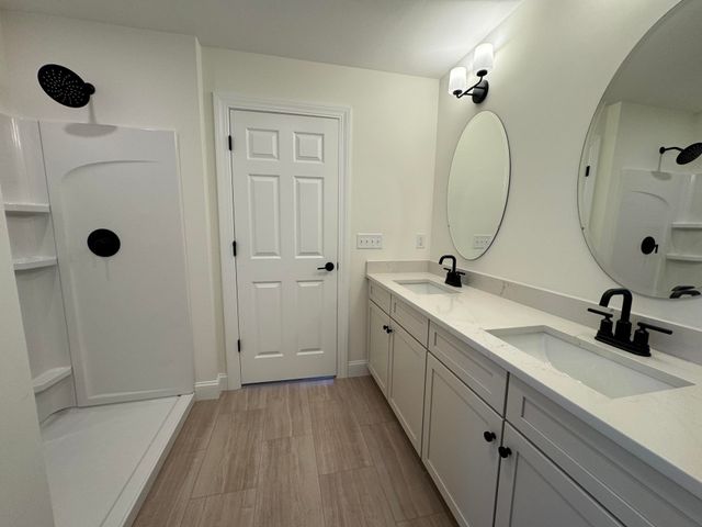 122 South Road, Londonderry, NH 03053