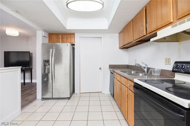 11856 Harbour Light Drive, North Royalton, OH 44133