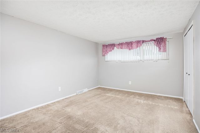 11856 Harbour Light Drive, North Royalton, OH 44133