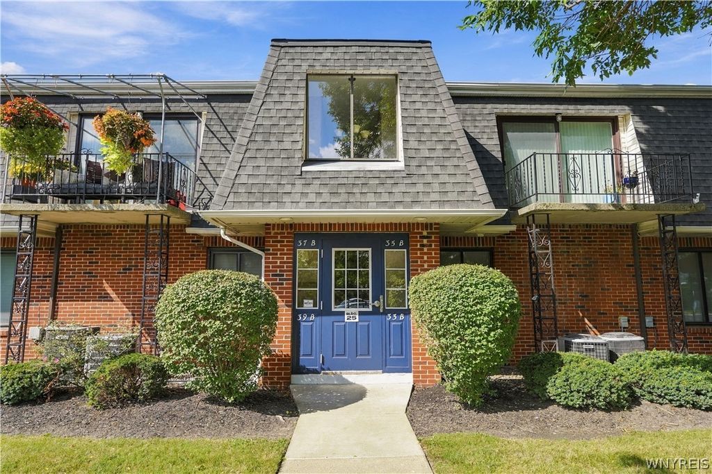 37 B Foxberry Drive, Amherst, NY 14068