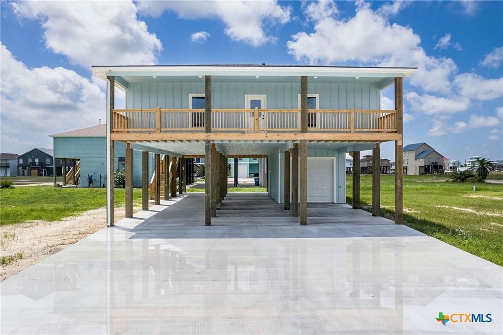 74 Whooping Crane Street, Port O Connor, TX 77982