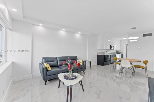 3250 NE 28th St 403, Fort Lauderdale, FL 33308