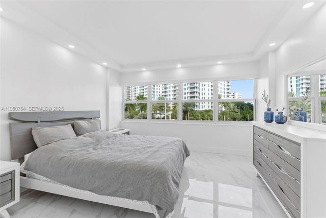 3250 NE 28th St 403, Fort Lauderdale, FL 33308