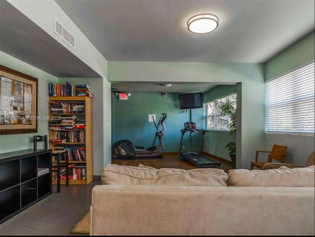 3250 NE 28th St 403, Fort Lauderdale, FL 33308