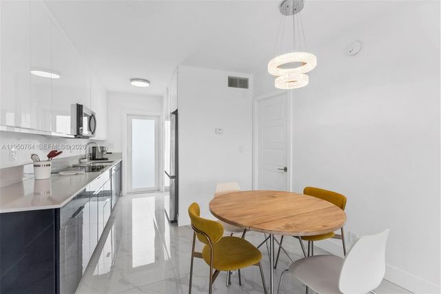 3250 NE 28th St 403, Fort Lauderdale, FL 33308