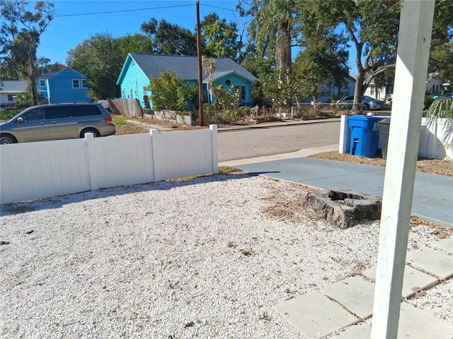 2020 13TH STREET S, St Petersburg, FL 33705