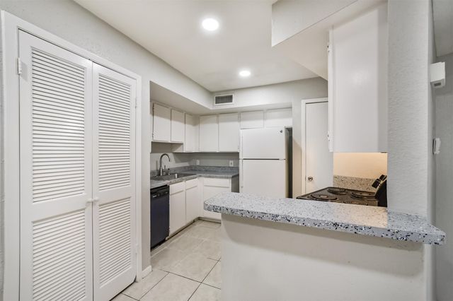 10811 Richmond Avenue 65, Houston, TX 77042