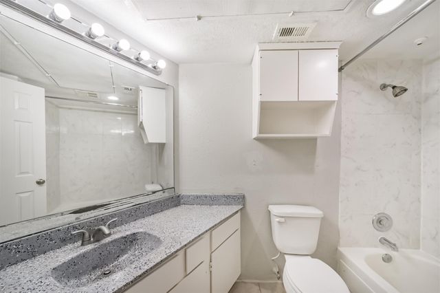 10811 Richmond Avenue 65, Houston, TX 77042