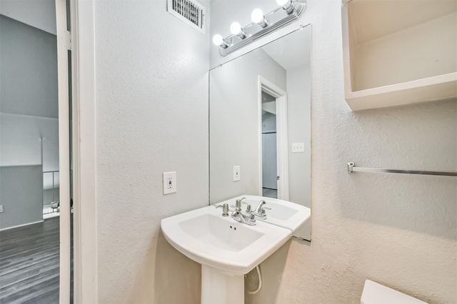 10811 Richmond Avenue 65, Houston, TX 77042