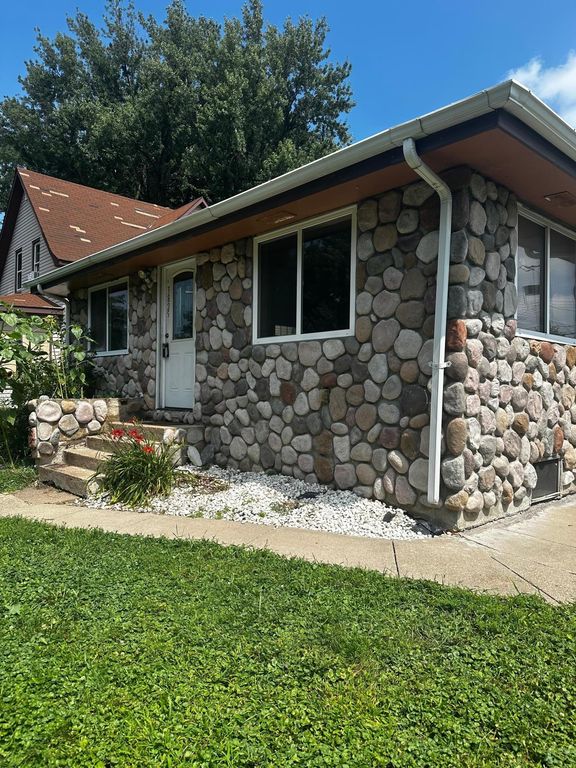3825 2 1/2 Street NE, Columbia Heights, MN 55421