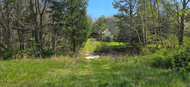 7021 Taylor Creek Loop, Nunnelly, TN 37137