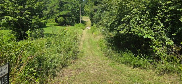 7021 Taylor Creek Loop, Nunnelly, TN 37137