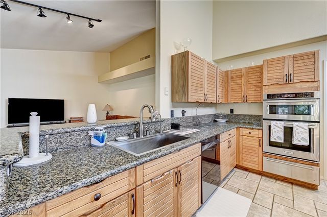 9505 Treasure Beach Court, Las Vegas, NV 89117