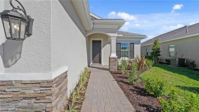 2968 Heritage Pines DR, Fort Myers, FL 33905