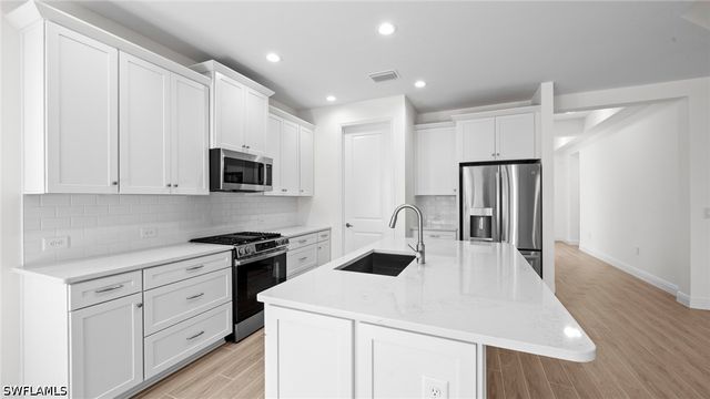 2968 Heritage Pines DR, Fort Myers, FL 33905