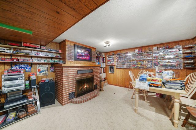 1542 Springbrook Drive, Elkhart, IN 46514