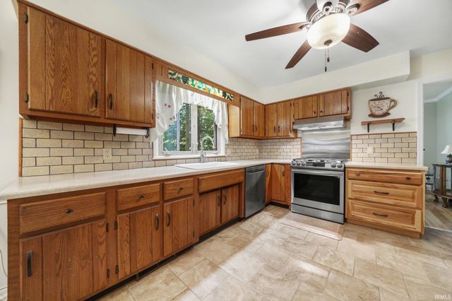 1542 Springbrook Drive, Elkhart, IN 46514