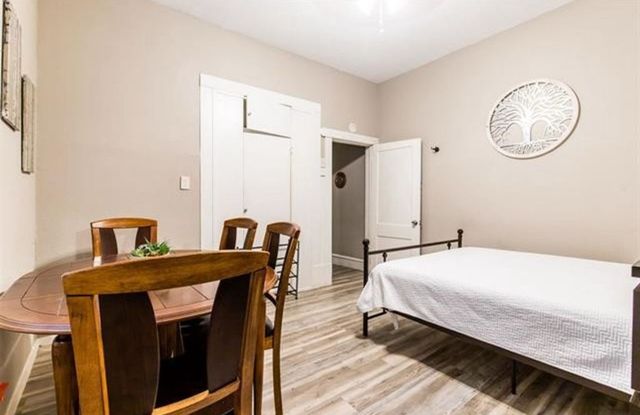 237-239 W Brooklyn Avenue, Dallas, TX 75208