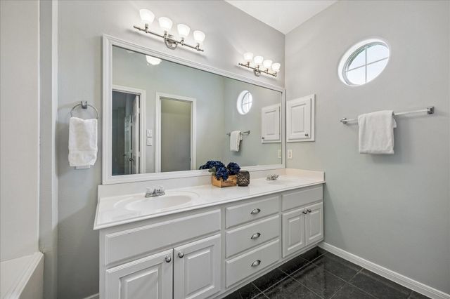 607 Travis Street 9, Webster, TX 77598