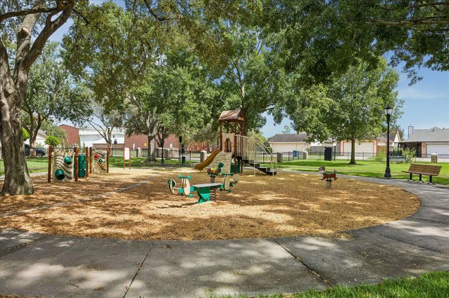 607 Travis Street 9, Webster, TX 77598