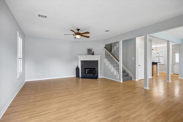 607 Travis Street 9, Webster, TX 77598