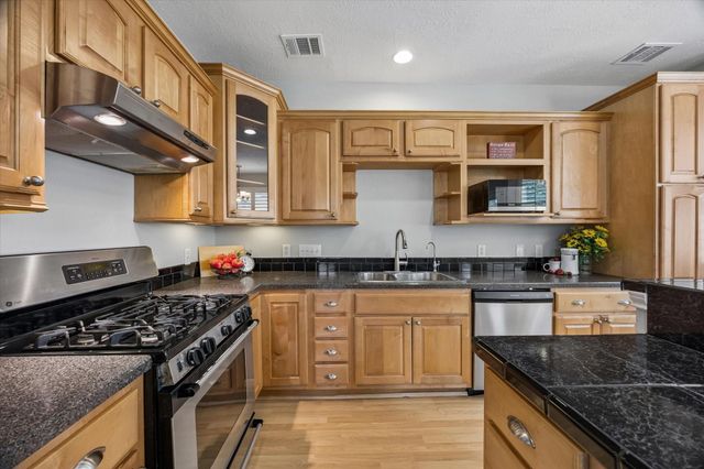 607 Travis Street 9, Webster, TX 77598