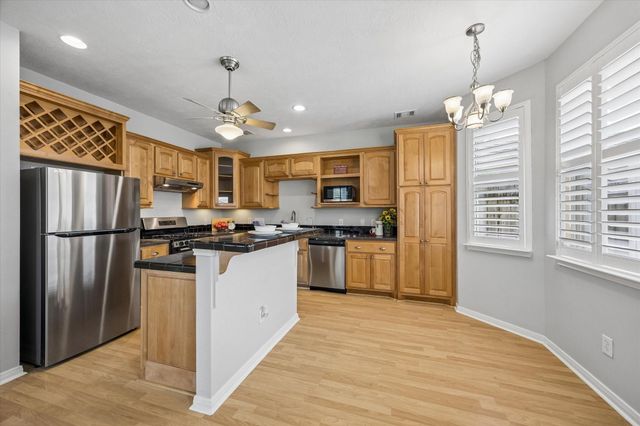 607 Travis Street 9, Webster, TX 77598