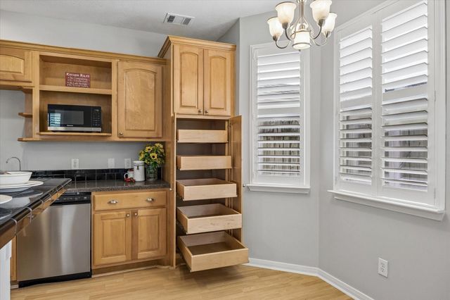 607 Travis Street 9, Webster, TX 77598