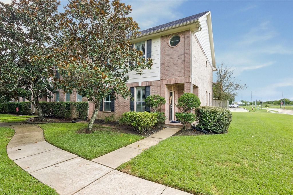607 Travis Street 9, Webster, TX 77598