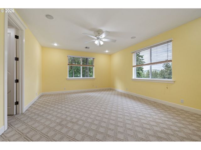 34394 Deerwood Dr, Eugene, OR 97405