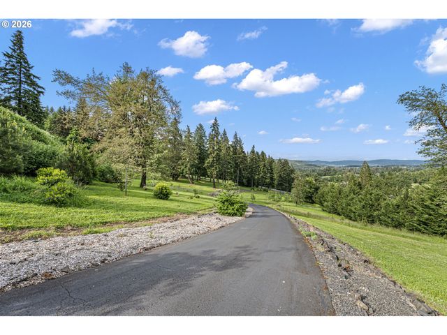 34394 Deerwood Dr, Eugene, OR 97405