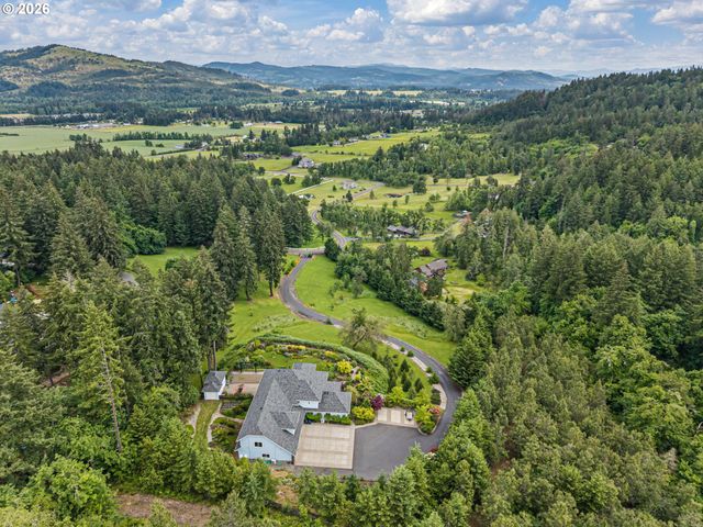 34394 Deerwood Dr, Eugene, OR 97405