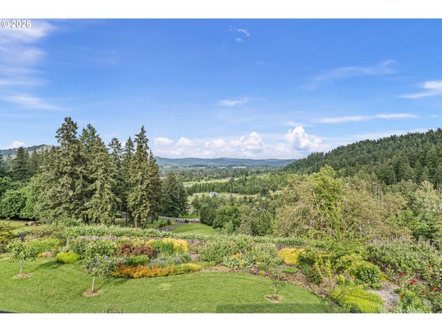 34394 Deerwood Dr, Eugene, OR 97405