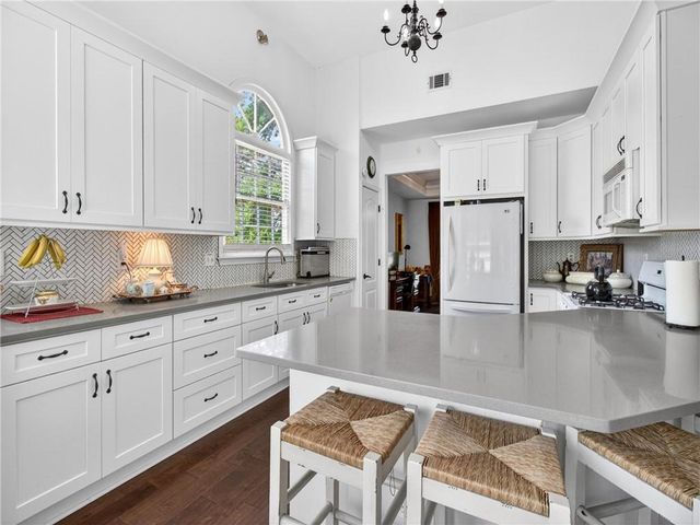 11370 Quail Brook, Johns Creek, GA 30097