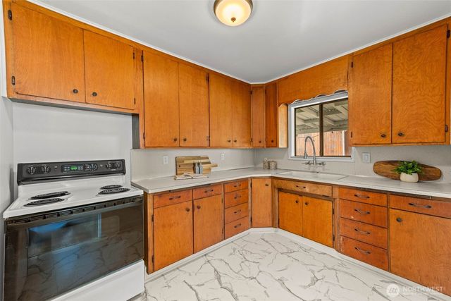 5212 Yakima Avenue, Tacoma, WA 98408
