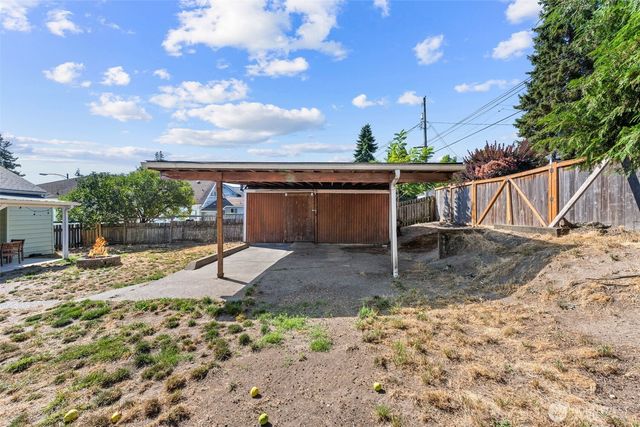 5212 Yakima Avenue, Tacoma, WA 98408
