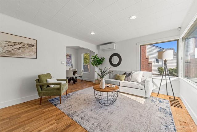 5212 Yakima Avenue, Tacoma, WA 98408