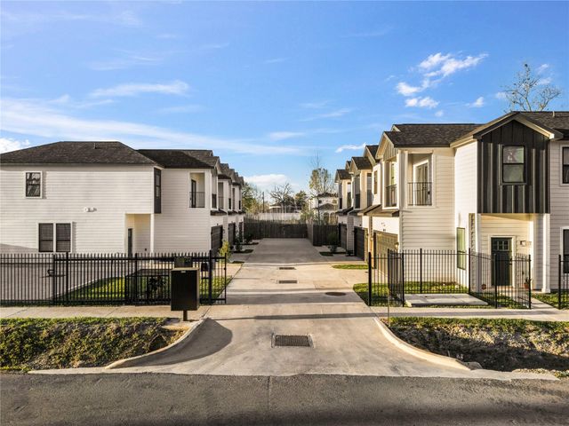 864 Rachel Street C, Houston, TX 77091