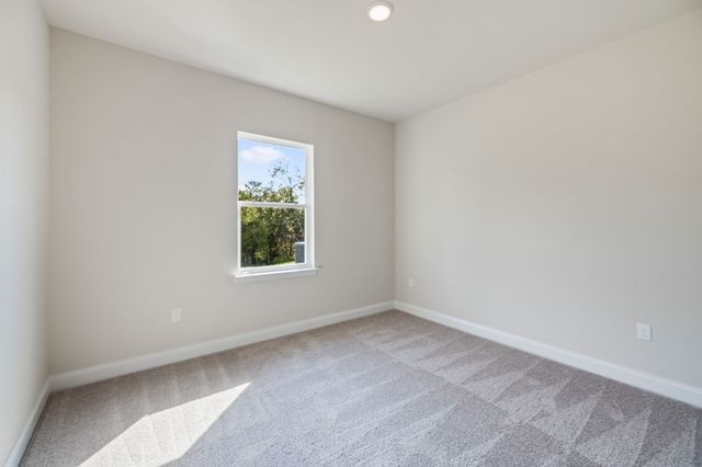 118 Dahlia Dr, La Vergne, TN 37086