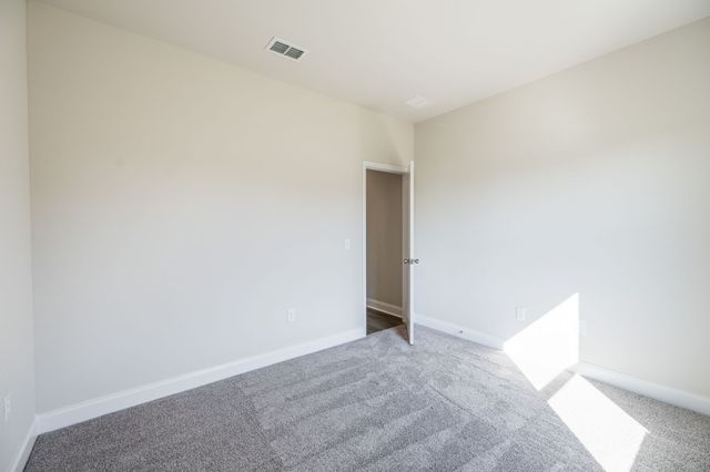 118 Dahlia Dr, La Vergne, TN 37086