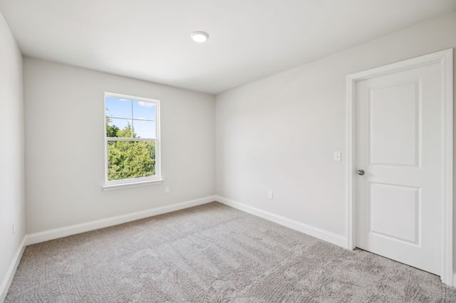 118 Dahlia Dr, La Vergne, TN 37086