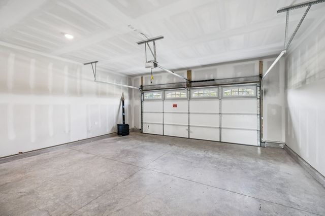 118 Dahlia Dr, La Vergne, TN 37086