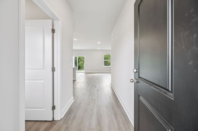 118 Dahlia Dr, La Vergne, TN 37086